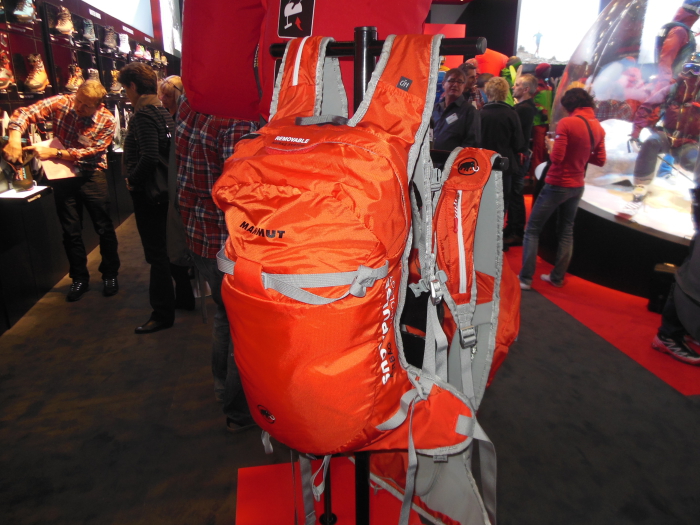 Der supermegaleichte Lawinenrucksack Ultralight Removable Airbag von Mammut